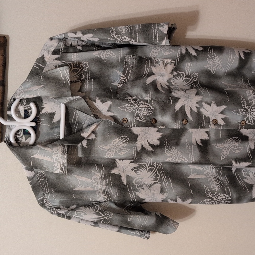 Vintage Mens Hawaiian Shirt/ Roundy Bay